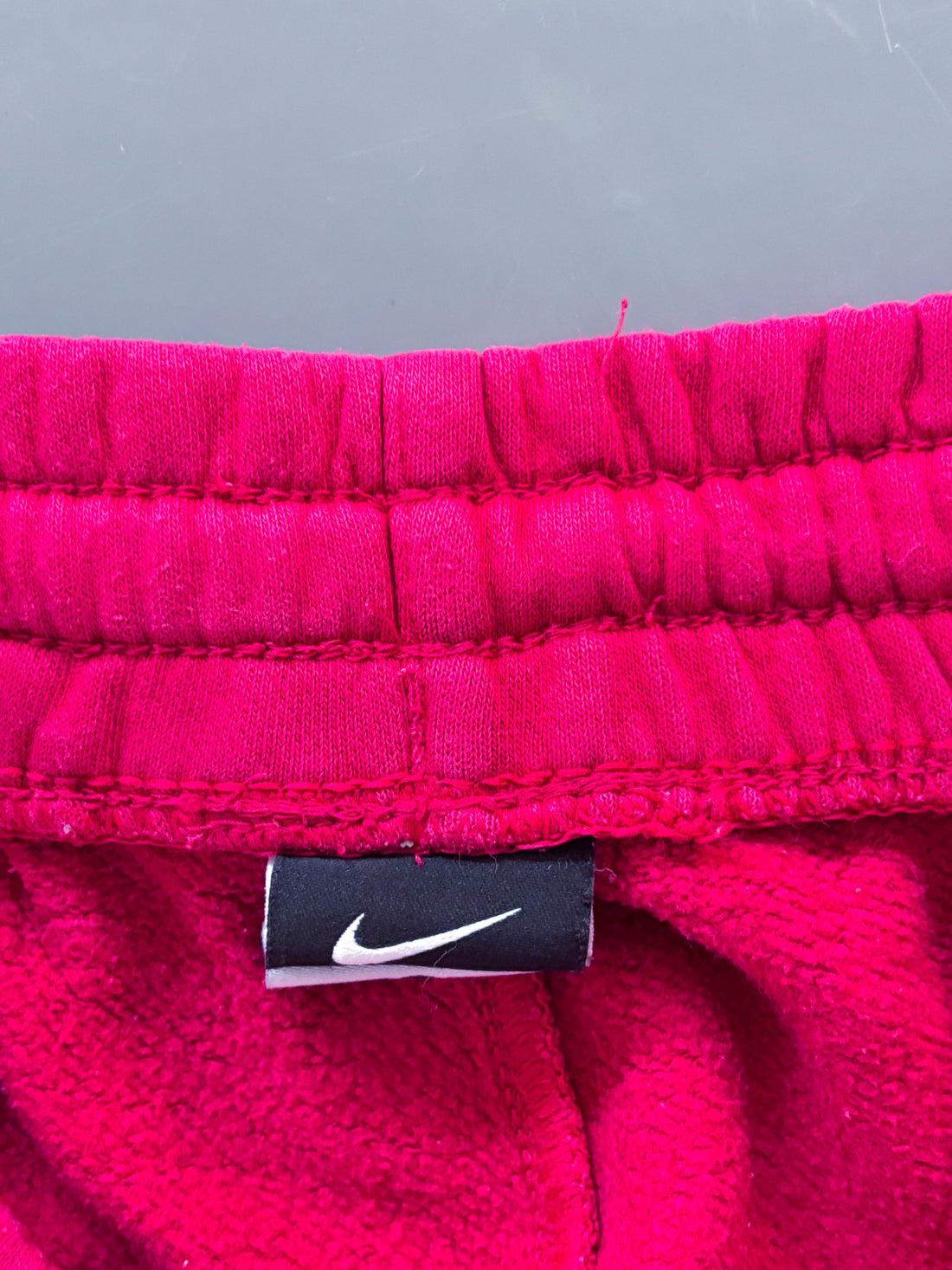 Pantalón Jogger Vintage Nike Rojo – Oferta Limitada