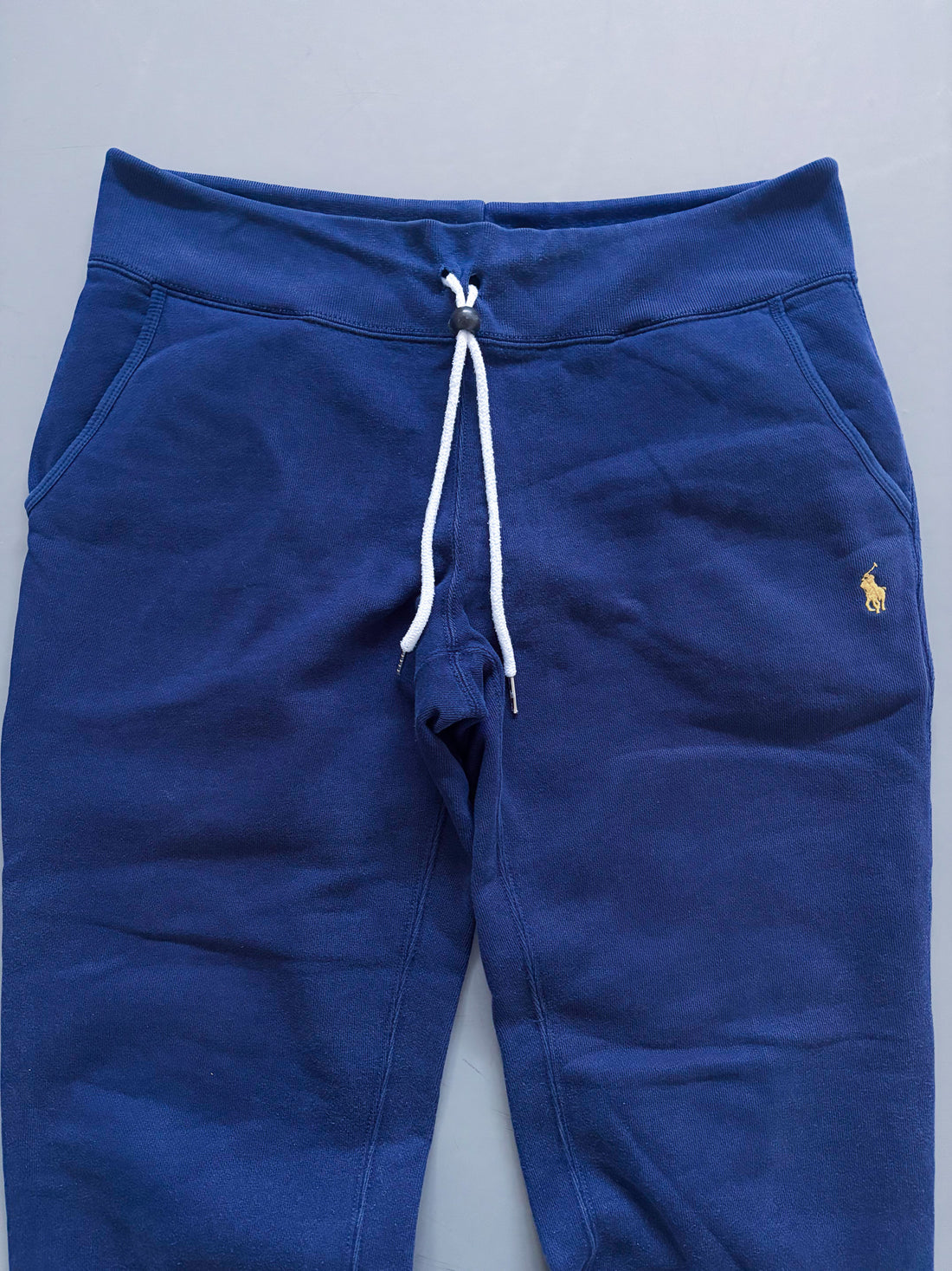 Pantalón Jogger Vintage Polo Ralph Lauren Azul Marino (Logo Amarillo) – Oferta Limitada