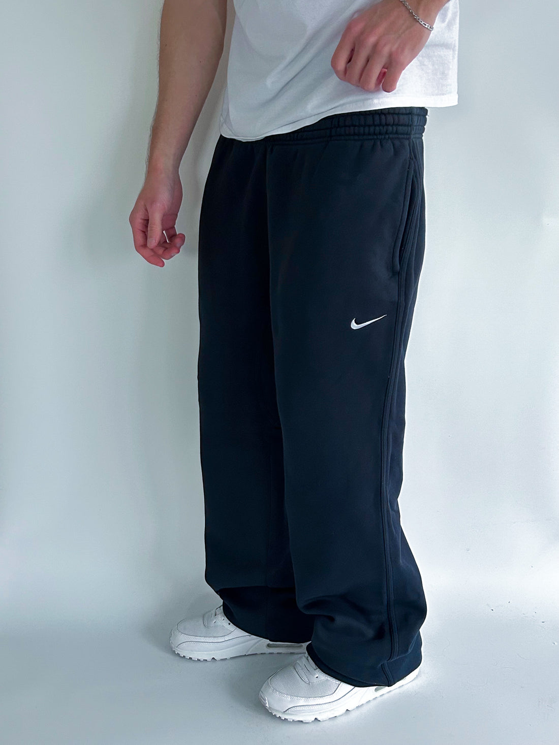 Pantalón Jogger Vintage Nike Negro – Oferta Limitada