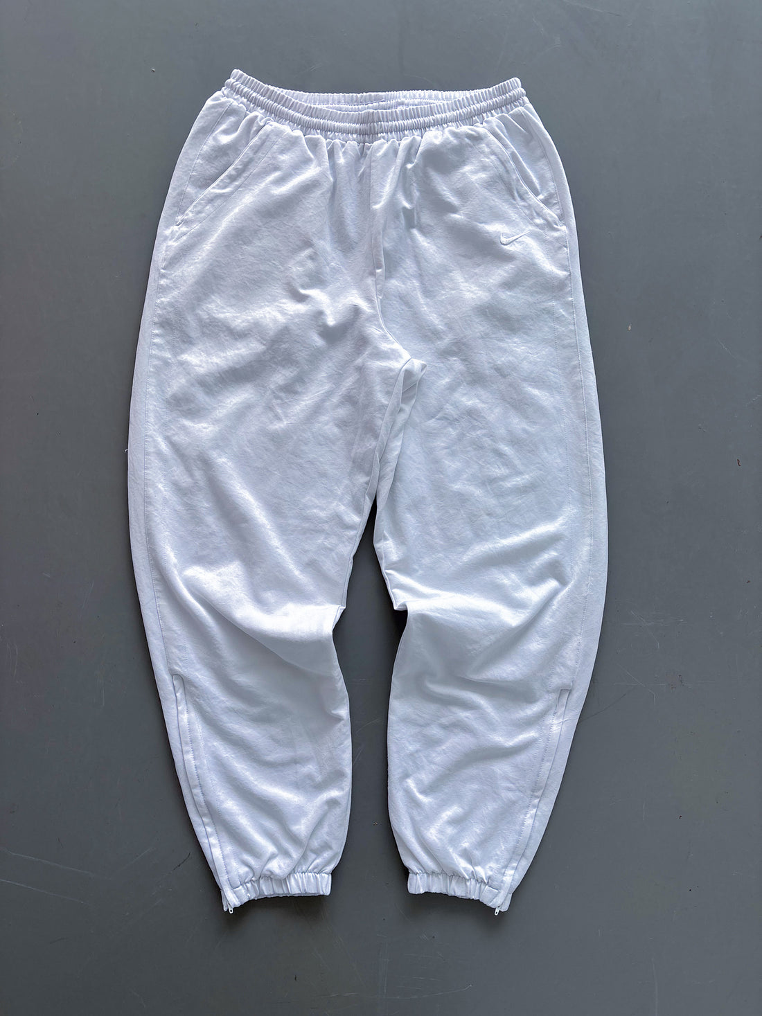 Pantalón Jogger Vintage Nike Blanco – Oferta Limitada