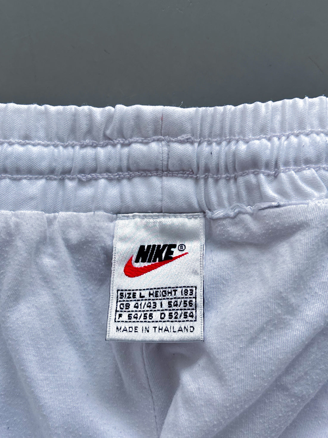 Pantalón Jogger Vintage Nike Blanco – Oferta Limitada