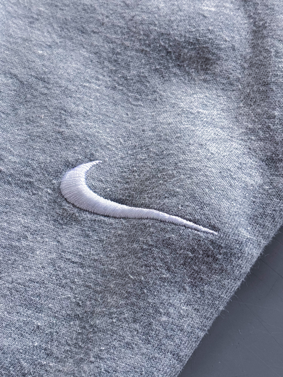 Pantalón Jogger Vintage Nike Gris – Oferta Limitada