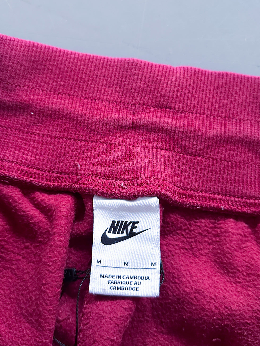 Pantalón Jogger Vintage Nike Burdeo – Oferta Limitada