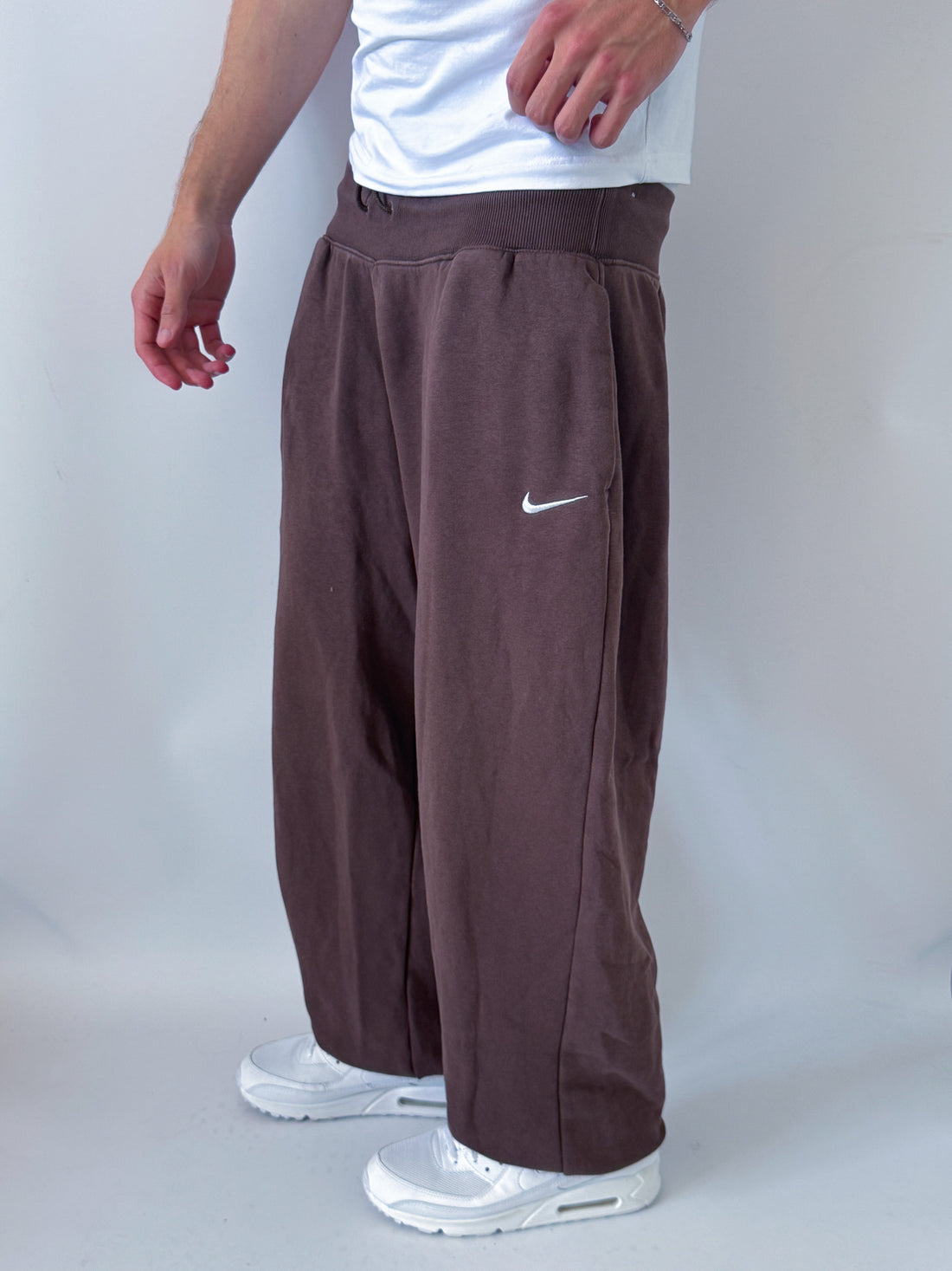 Pantalón Jogger Vintage Nike Café – Oferta Limitada