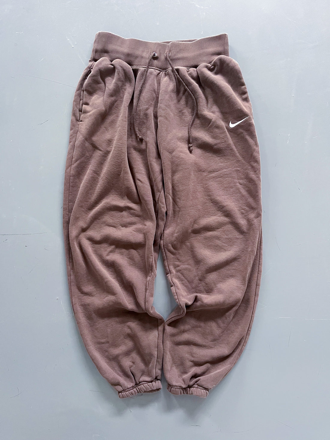 Pantalón Jogger Vintage Nike Café – Oferta Limitada
