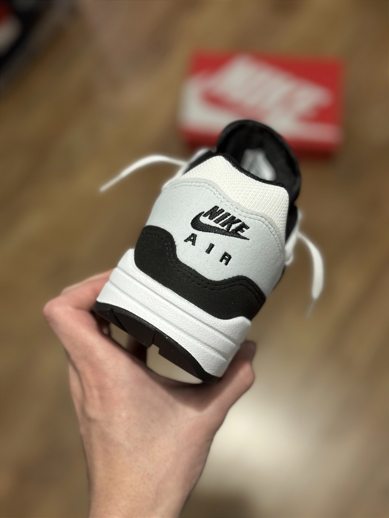 NK Air Max 1 Unisex (Blanco/Negro)